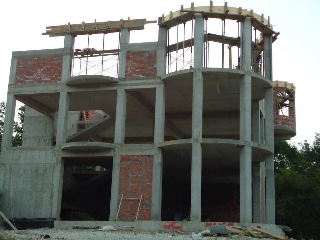 Двухэтажный жилой дом с мансардой в с.Текос Геленджикский район